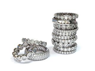 Her<br>Wedding Bands